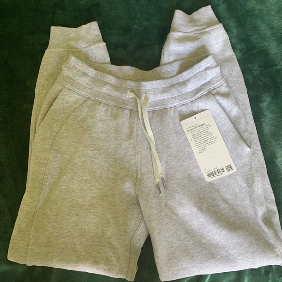NWT lululemon scuba HR joggers size 4 - Picture 5 of 9